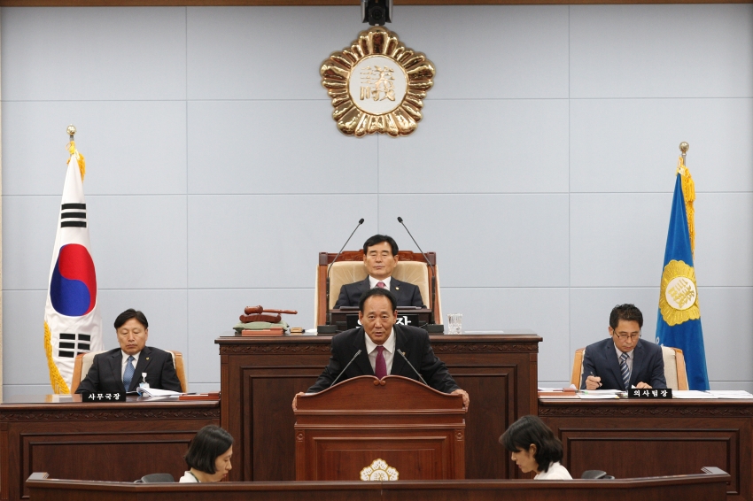 안정행정위원회 위원장 선출 1번째