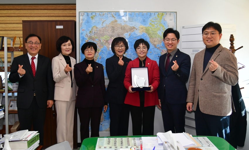 청주시의회 이화정 의원, 국민건강보험공단 감사패 수상