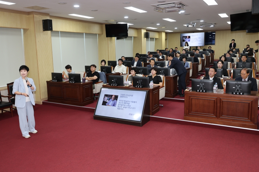 청주시의회 2025년 제2차 연찬회 실시,  실무 중심 교육으로 의정 전문성 및 기후 위기 대응력 강화