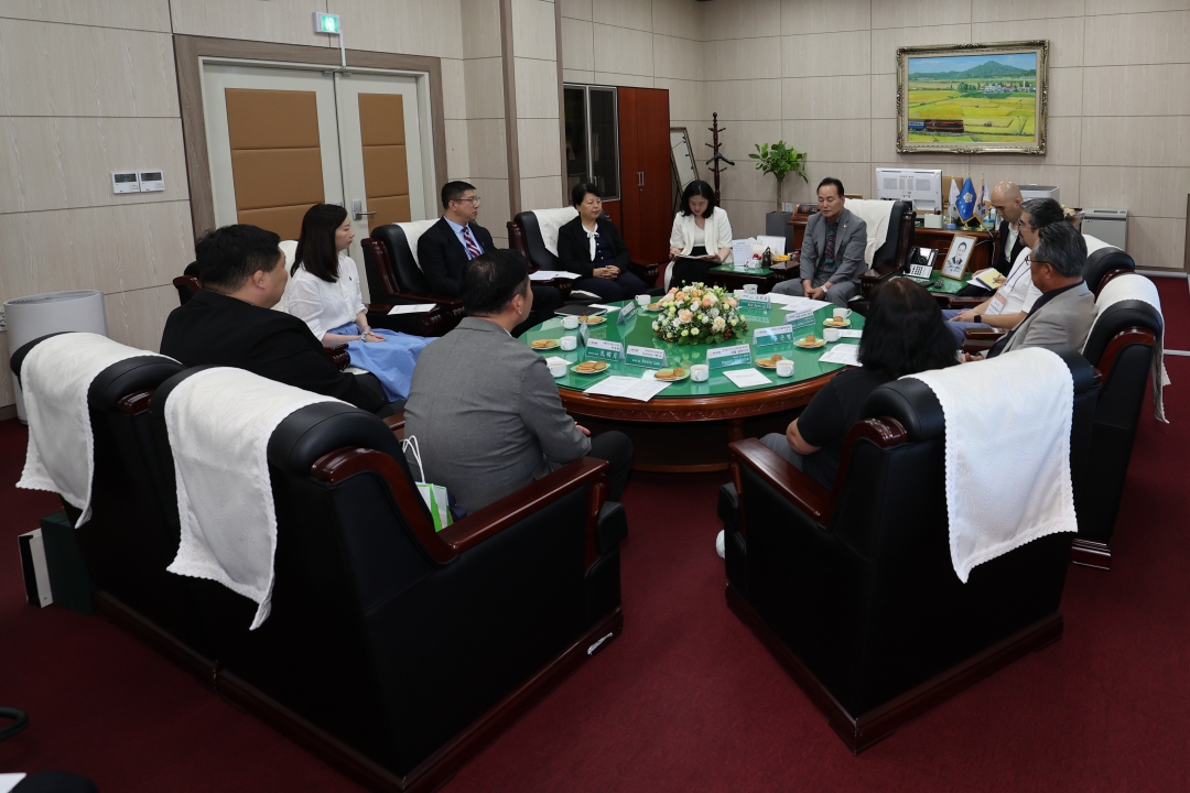 제30회 한중필 청소년 무술문화 교류대회 대표단 접견 1번째