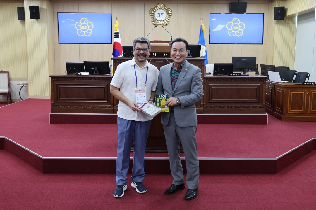제30회 한중필 청소년 무술문화 교류대회 대표단 접견 4번째