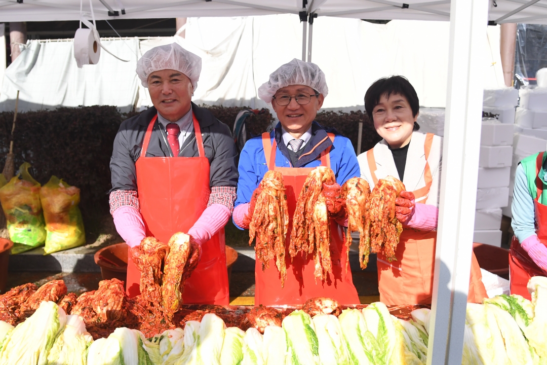 육거리종합시장 2025년 사랑의 김장나눔 행사 5번째