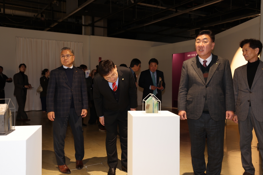 2025 청주시한국공예관 유리공예 특별전 개막식 5번째