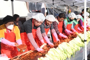 육거리종합시장 2025년 사랑의 김장나눔 행사 2번째