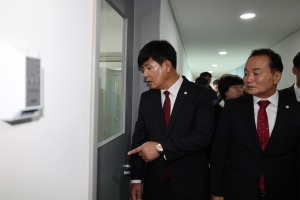 청주시 반려동물보호센터 신축 현판식 7번째