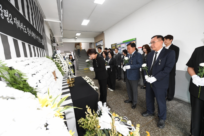 청주시의회, 오송참사 3주기 시민분향소 참배