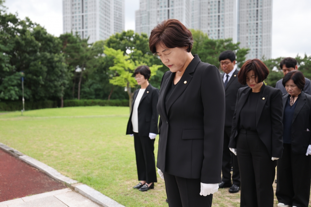 충혼탑 참배 7번째