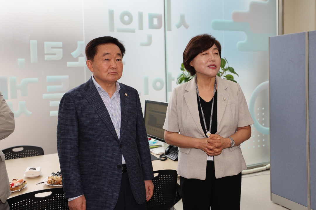 민원청 개소식 13번째