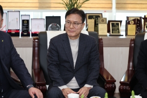 김영환 충청북도지사 청주시의회 방문 7번째