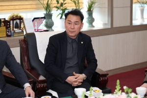 김영환 충청북도지사 청주시의회 방문 8번째