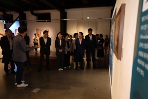 뱅크시사진전 개막식 2번째