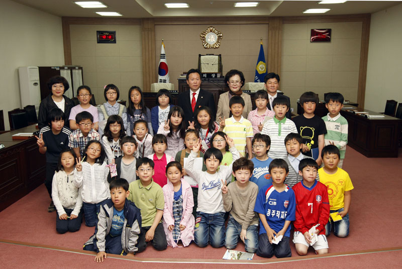 개신초등학교 4학년 어린이 시의회 견학